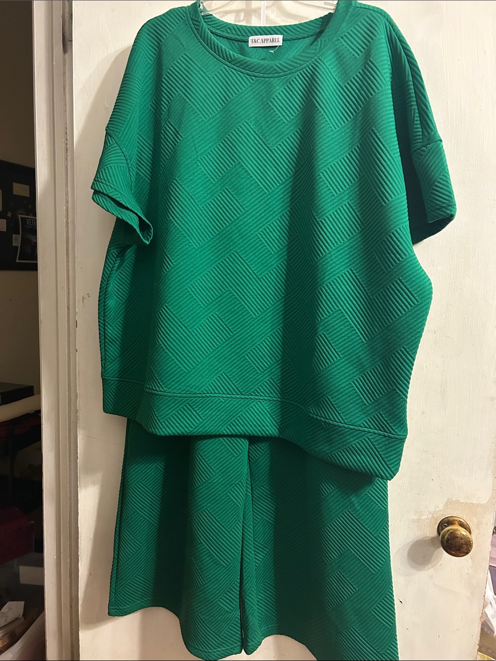T & C Apparel Green Textured Wide-Leg Pants and Top